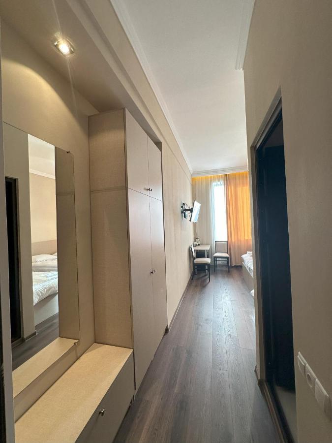 Bina N28 Hotel Kʼutʼaisi Exterior foto