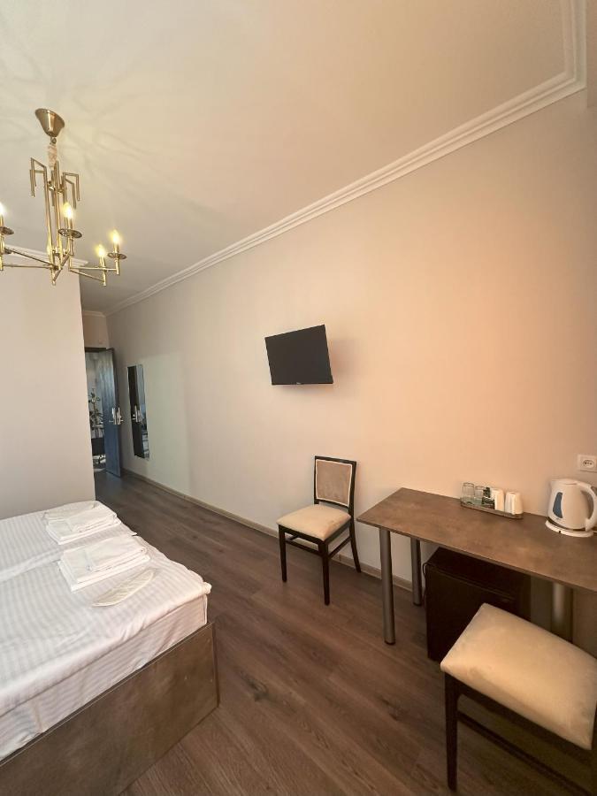 Bina N28 Hotel Kʼutʼaisi Exterior foto